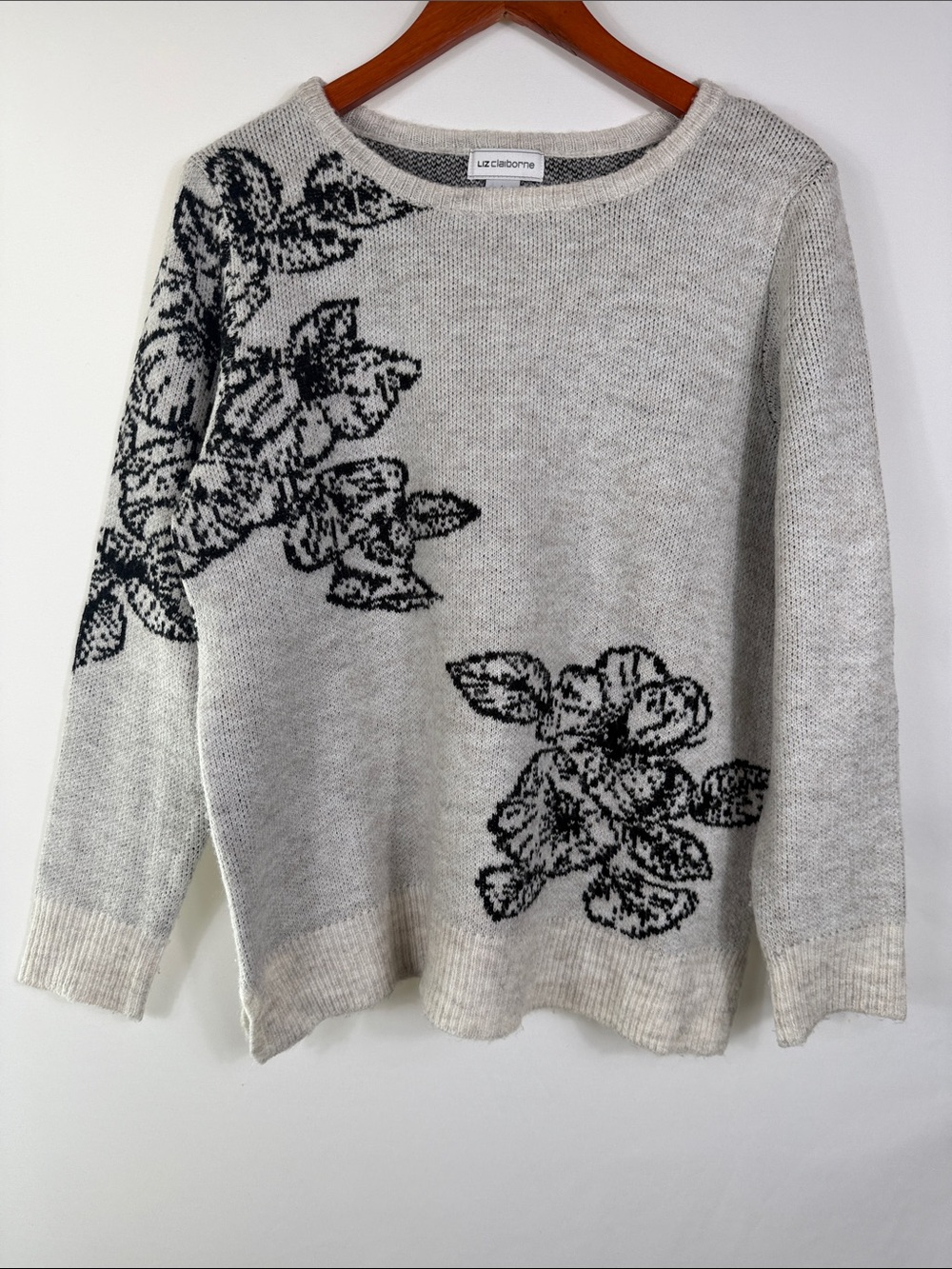 Liz Claiborne Light Gray Crewneck Sweater with Black Floral Jacquard. Size L